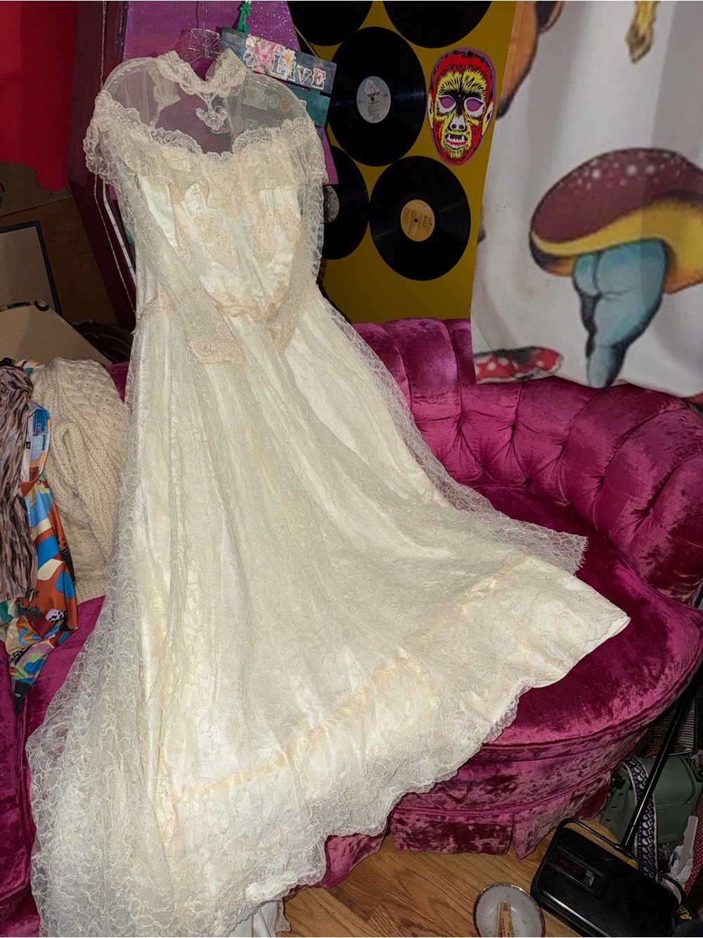 Ivory Lace Vintage Wedding Gown